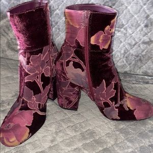 Steve Madden velvet boots